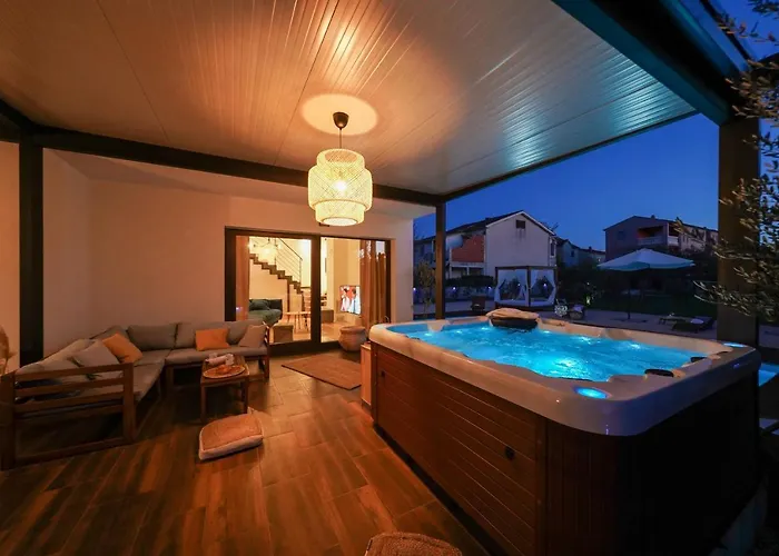 Suncica Zadarvillas *