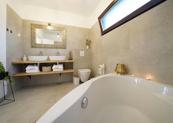 Suncica Zadarvillas *