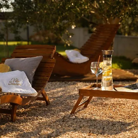 Suncica Zadarvillas *