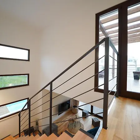 Suncica Zadarvillas *