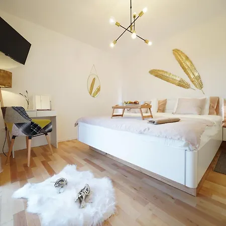 Suncica Zadarvillas *